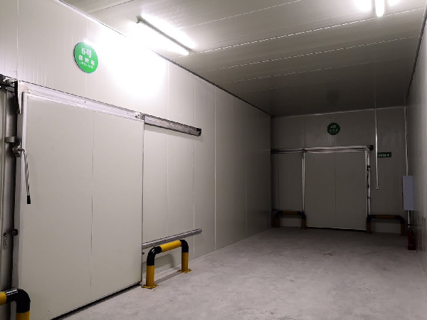 農(nóng)產(chǎn)品交易市場(chǎng)建個(gè)1萬(wàn)立方農(nóng)產(chǎn)品冷庫(kù)要多少錢？