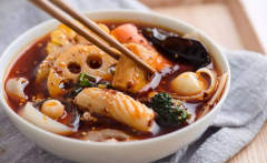 知名麻辣燙出現(xiàn)食品安全問題，如何保障吃的安全？